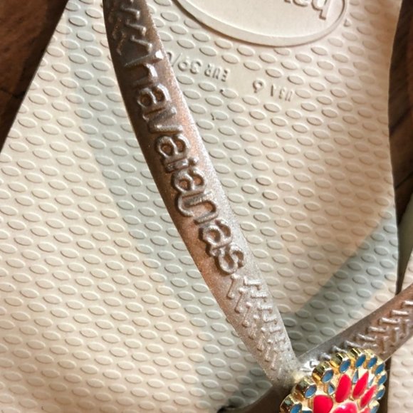 Havaianas Slim Flip FLops with Jewel Medallion - Picture 3 of 8